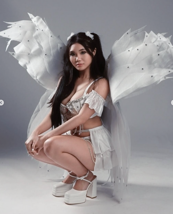 Pearl Wing White- schelleyshanel