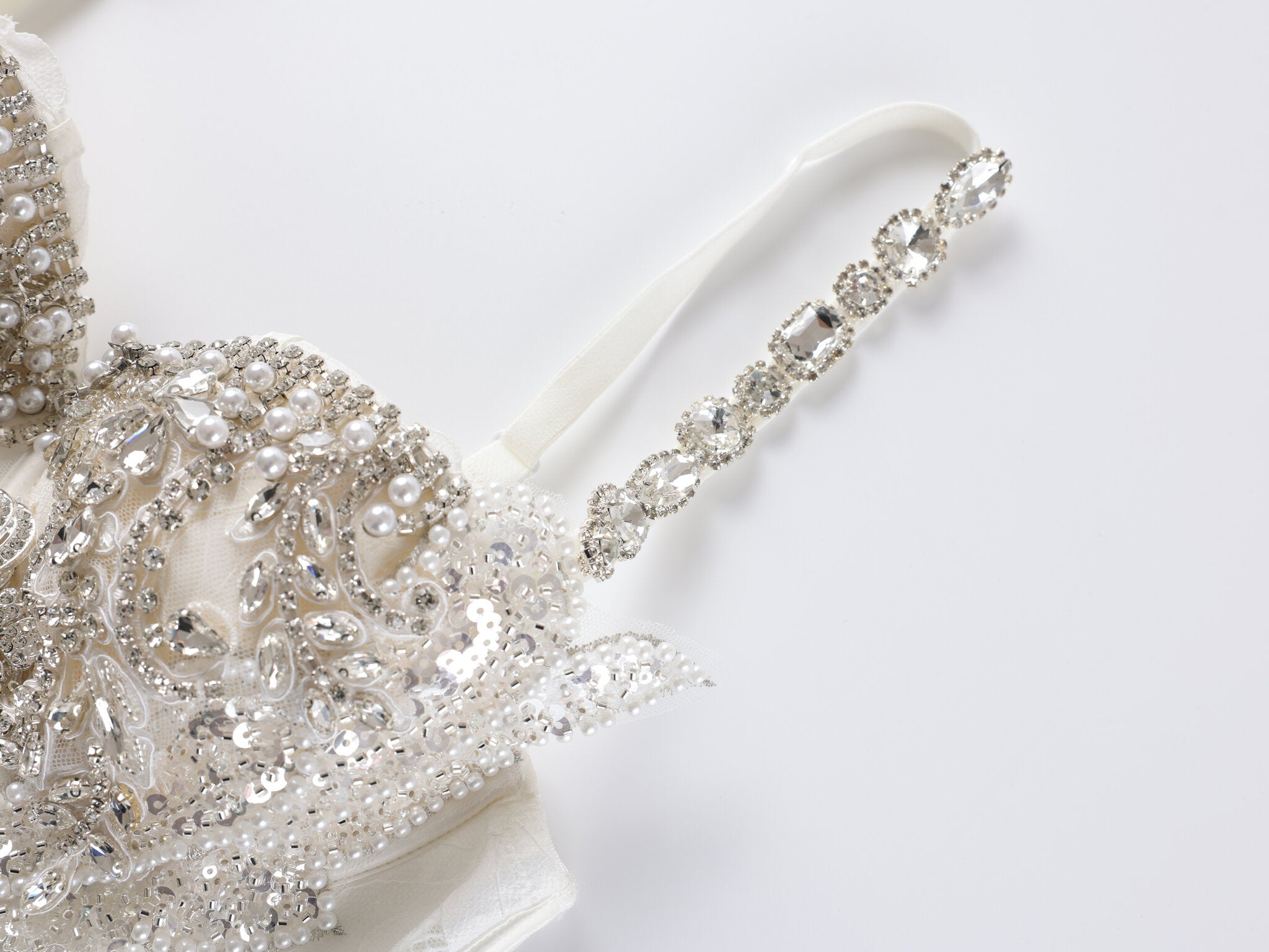 Athena - Full Set - White - Chill Fit Rave