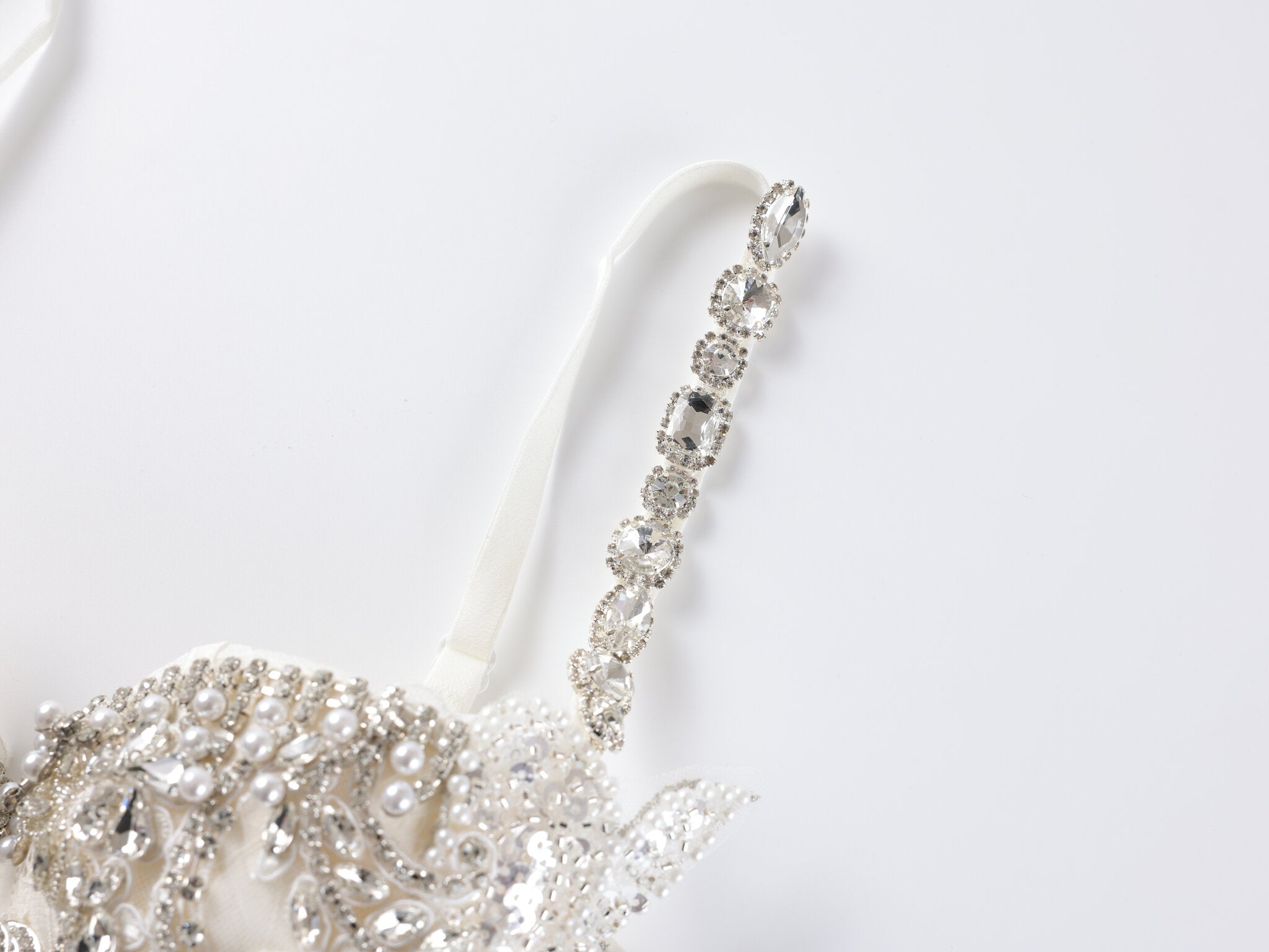 Athena - Full Set - White - Chill Fit Rave